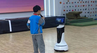 机器人参与青少年科普教育